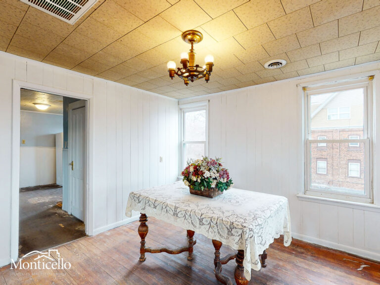 DINING ROOM F2-2
