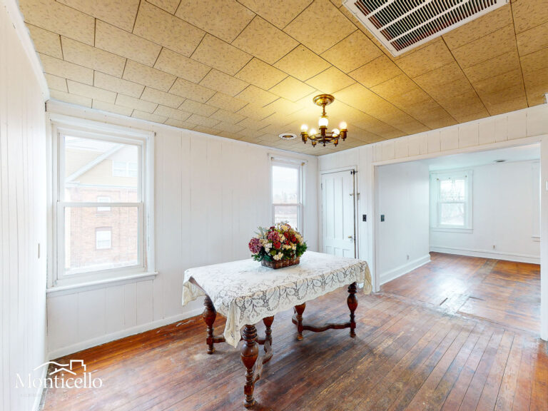DINING ROOM F2-4