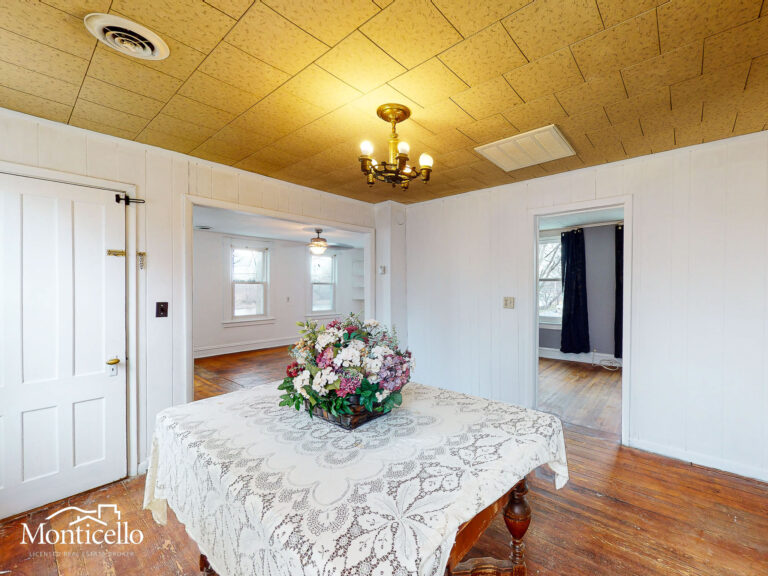 DINING ROOM F2-5