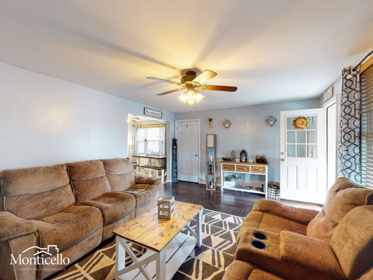 LIVING ROOM-6