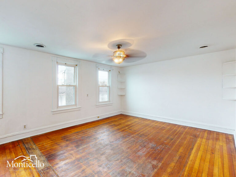 LIVING ROOM F2-1